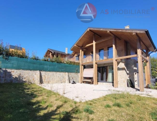 Casă de vacanță modernă P+M (Construcție 2023) – Teren 400 mp, Șemineu & Vedere Panoramică, Rasnov- Glajerie