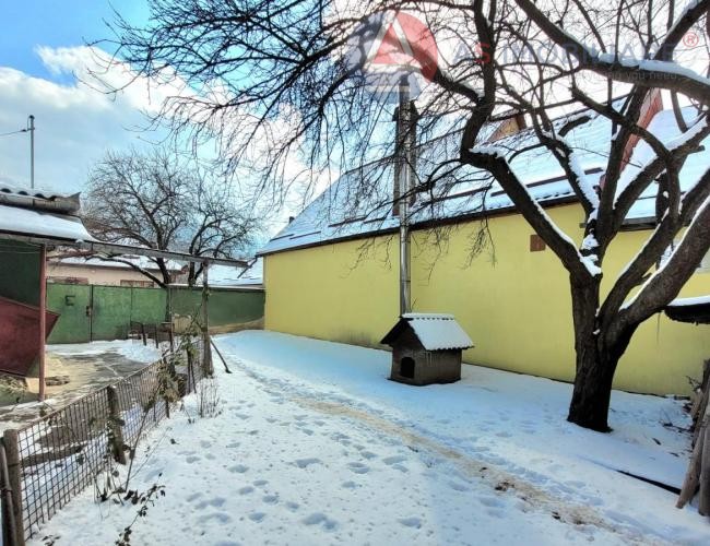 Casa intr-o zona linistita, Cristian, Brasov