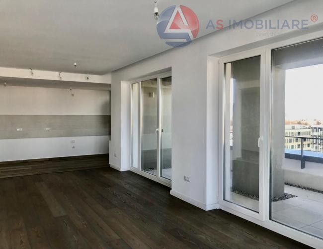Penthouse la inaltime cu terasa de 169mp, Tractorul