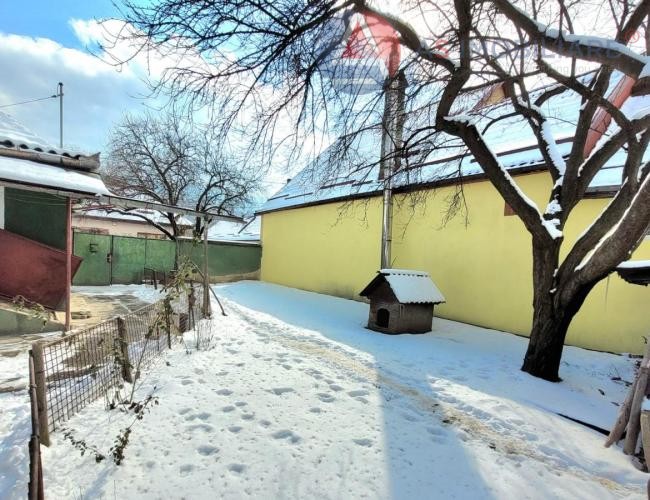 Casa intr-o zona linistita, Cristian, Brasov