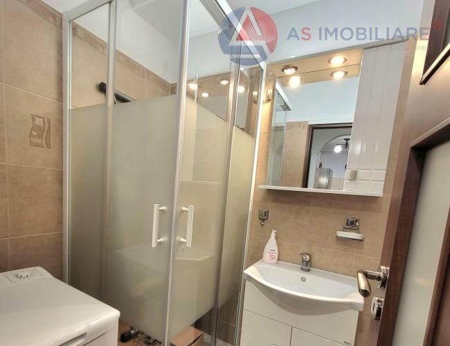 Apartament 2 camere renovat, zona Bisericii Romane, Brasov