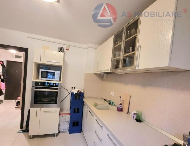 Apartament modern cu 2 camere, parcare inclusă și încălzire în pardoseală – Zona Coresi
