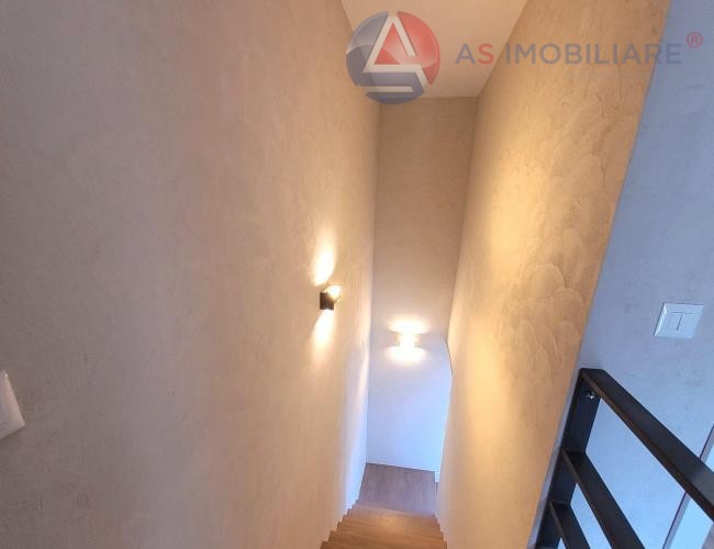Casă de vacanță modernă P+M (Construcție 2023) – Teren 400 mp, Șemineu & Vedere Panoramică, Rasnov- Glajerie