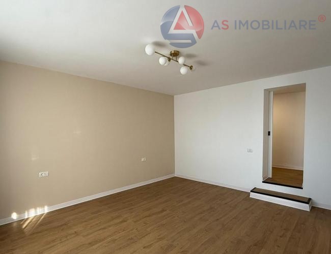 Apartament modern cu 2 camere, curte și garaj | Locație premium în Brașovul Vechi