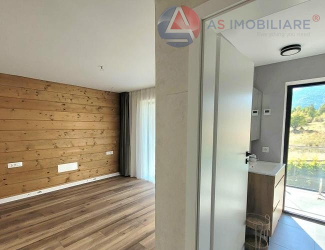 Casă de vacanță modernă P+M (Construcție 2023) – Teren 400 mp, Șemineu & Vedere Panoramică, Rasnov- Glajerie