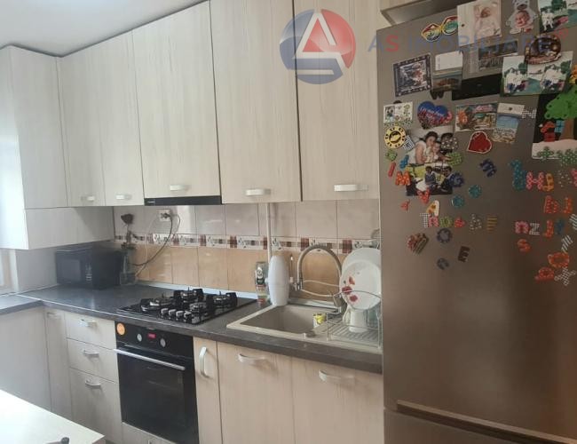 Apartament 3 camere, zona Tractoru, Brasov