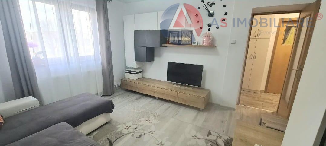 Apartament 3 camere, zona Tractoru, Brasov
