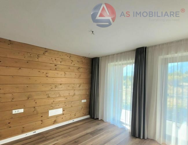 Casă de vacanță modernă P+M (Construcție 2023) – Teren 400 mp, Șemineu & Vedere Panoramică, Rasnov- Glajerie